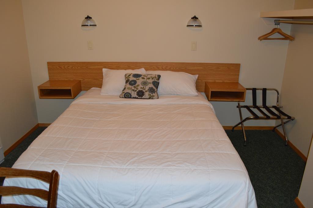 Motel Tyrol Radium Hot Springs Room photo