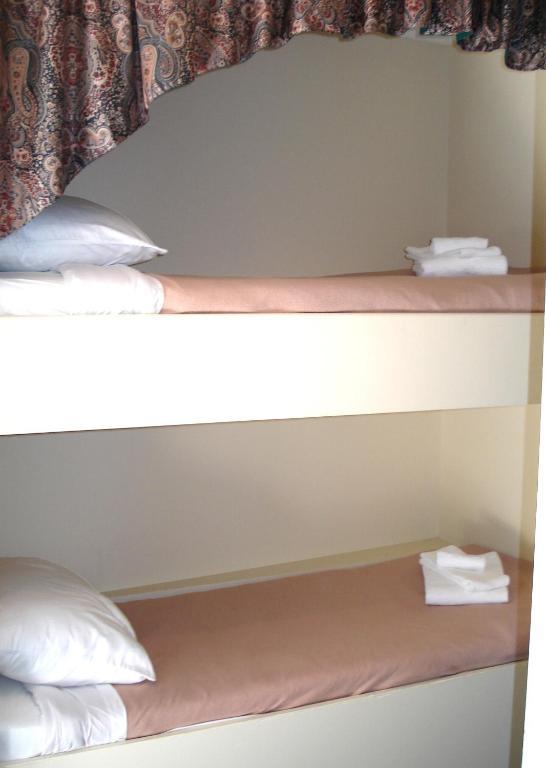 Motel Tyrol Radium Hot Springs Room photo